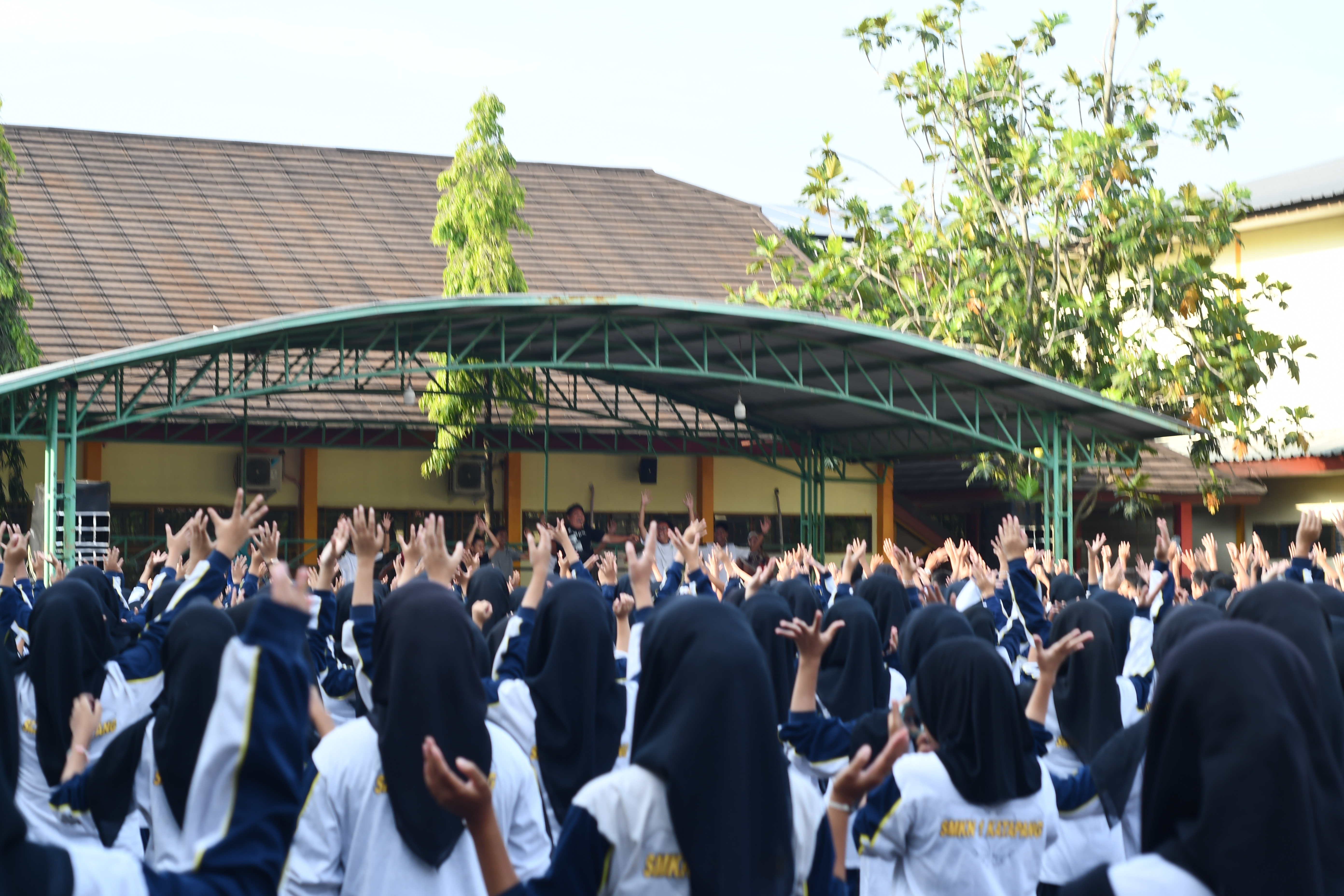 Antusias Para Peserta Didik SMKN 1 Katapang Dalam Mengikuti Kegiatan Senam Pagi.